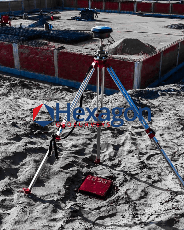 Base GNSS RTK sur un point pivot de chantier — Hexagon GeoSurveys, Ingénieur Géomètre Topographe