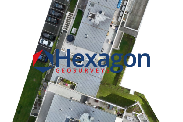 orthophoto-drone-batiment-residentiel-toiture-parking-vue-zenithale
