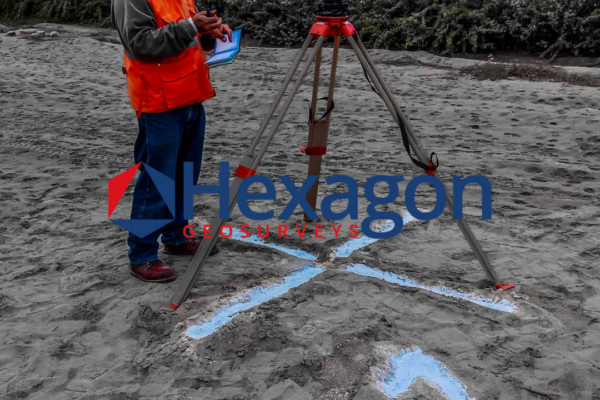 rtk-gps-rover-marquage-bleu-chantier-hexagon-geosurveys