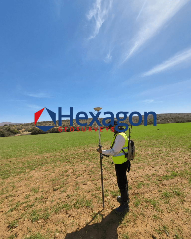 Levé GNSS RTK d'une parcelle agricole — Hexagon GeoSurveys, Ingénieur Géomètre Topographe
